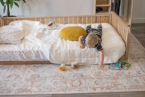 These Montessori floor beds are adjustable and accessible for independence and safety, making them great toddler beds. Both beds have the option to be raised beds, growing with your child. The Sosta Bed can even turn into a kids' bunk bed Co Sleeping With Baby Bedroom, Co Sleeping Bedroom, Co Sleeping Bedroom Family Bed, Co Sleeping With Baby, Low Floor Bed, Wooden Toddler Bed, Bed Handles, Floor Bed Mattress, Montessori Toddler Rooms