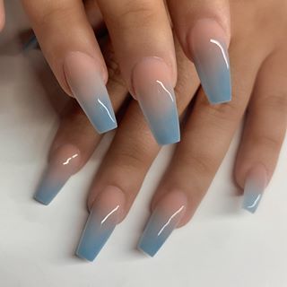 Baby blue ombré with glow in dark I love 💙  #teamvalentino #coffinnails #ombre-nails #bluenails #blueombrenails #mediumnails #glowinthedarknails #lanails #ocnails #ienails #inlandempirenails #highdesertnails #hesperian #calinails Cotillion Nails, Ongles Baby Blue, Acrylic Nails Light Blue, Blue Ombre Nails, Ombre Nail Art Designs, Light Blue Nails, Baby Blue Nails, Milky Nails, Ombre Nails Glitter