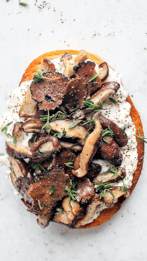 Buttery mushrooms, burrata and truffle toast Halloween Burrata, Truffle Burrata Recipe, Burrata Breakfast, Truffle Toast, Buttery Mushrooms, Appetizers Savory, Toast Restaurant, Burrata Toast, Fancy Toast