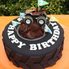 4x4 Cake Ideas, Pick Up Truck Cake, Jeep Birthday Cake, Male Cakes, Monster Truck Birthday Cake, Push Cake, Jeep Cake, Road Cake, Monster Jam Birthday Party