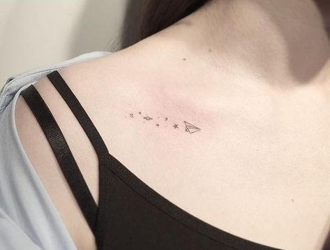 Playground Tattoo, Clavicle Tattoo, Shape Tattoo, Small Tattoo Ideas, Small Girl Tattoos, Small Tattoos Simple, Shoulder Tattoos, Detailed Tattoo, Mandala Tattoo Design