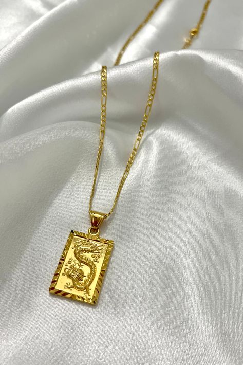 A gold chain necklace with a rectangular dragon pendant on it. Gifts For My Girlfriend, Dragon Pendant, Pendant Gold, Everyday Jewelry, Necklace Gift, Gift Necklace, Gold Pendant, Gift For Her, Gold Plate