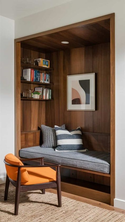 Mcm Reading Nook, Small Bedroom Nook Ideas, Beds With Bookshelves, Closet Nook Ideas, Bedroom Nook Ideas, Bed Reading Nook, Reading Nook Bedroom, Closet Nook, Reading Nook Closet