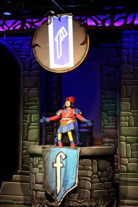 Shrek Stage Design, Shrek Musical Set, Shrek The Musical Set Design, Shrek Set Design, Shrek Decor, Shrek Props, Lord Farquaad Costume, Shrek Makeup, Musical Set Design