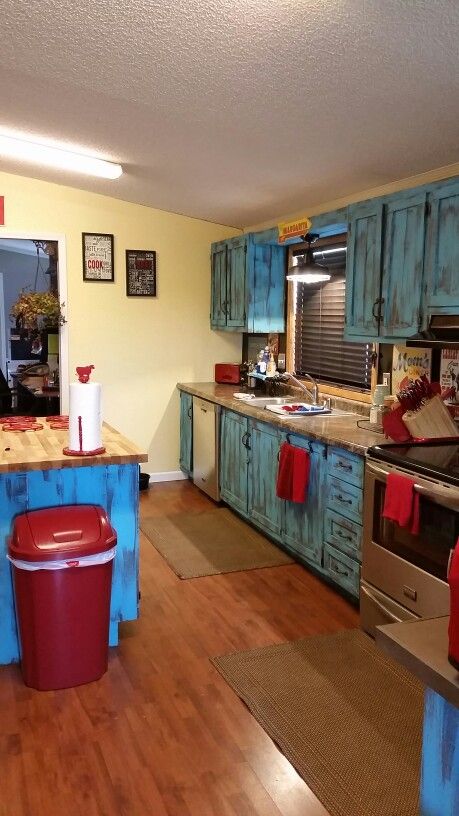 Turquoise and barn wood cabinets Teal Cabinets Kitchen Turquoise, Kitchen Turquoise, Barn Wood Cabinets, Teal Cabinets, Turquoise Kitchen, Teal Kitchen, Kitchen Diy Makeover, Big Kitchen, Turquoise Accents