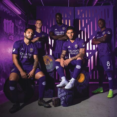 Jersey Photoshoot Ideas, Wallpaper Bola, Jersey Photoshoot, Adidas Photoshoot, Soccer Team Photos, Sports Photoshoot, Orlando Pride, Retro Soccer, Orlando City