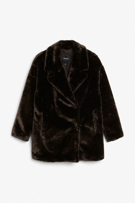 fluffy coat #monki Black Fur Coat Outfit, Black Fluffy Jacket, Black Fur Coat, Black Faux Fur Jacket, Short Faux Fur Jacket, Short Trench Coat, Faux Shearling Coat, Outfit Png, Fluffy Coat