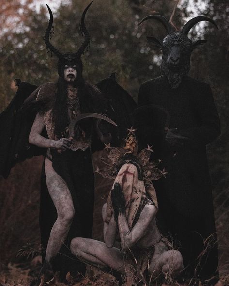 Occult Witch Aesthetic, Witch Horror Art, Antichrist Aesthetic, Unholy Aesthetic, Satanism Aesthetic, Occult Photography, Occult Art Dark, Hell Aesthetic, Occult Aesthetic