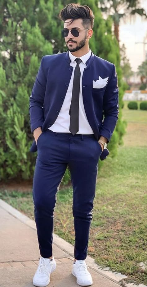 Boy Pic Stylish, Boys Stylish Dp, Men Vest Outfits, Men Fashion Photoshoot, Suits And Sneakers, Stylish Mens Suits, Mens Business Casual Outfits, Formal Men Outfit, Mens Fashion Blazer