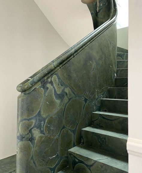 Marble Stairs, Brand Ideas, Stairway To Heaven, Green Marble, Staircase Design, Stairs Design, Interior Inspo, Railing, Interior Design Inspiration