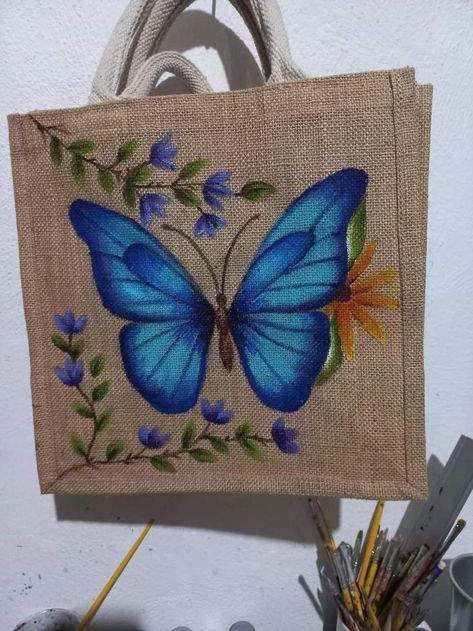 Jute Bags Design Painting, Pillow Cover Designs Ideas Painting, Jute Bag Painting Ideas, Handbag Painting, Jute Bags Design, Painted Canvas Bags, Painted Burlap, Hand Painted Purses, Painted Purse