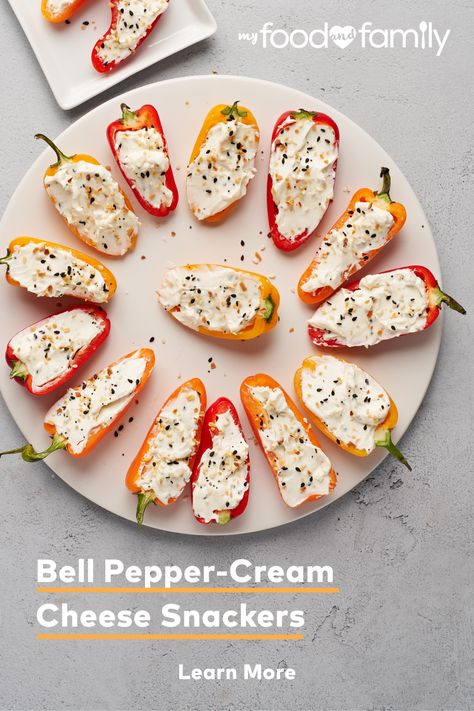 Mini Bell Pepper Snack Ideas, Bell Pepper With Cream Cheese Snack, Green Pepper Dip Cream Cheese, Green Pepper Cream Cheese Snack, Red Pepper Snack Ideas, Bell Pepper Sandwich Cream Cheese, Peppers With Cream Cheese And Everything Bagel Seasoning, Everything Bagel Bell Pepper, Cream Cheese And Bell Peppers