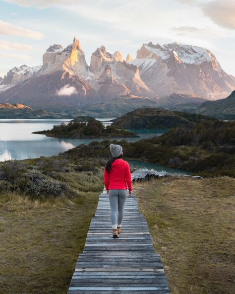 is one of the most popular hikes in the region because of the iconic peak, Mount Fitz Roy. My friends and I backpacked and Patagonia Chile, Aesthetic Picture, Ushuaia, The Mountains Are Calling, On The Road Again, Best Hikes, Day Hike, Hiking Trip, Scuba Diving