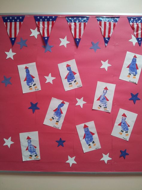 July Bulletin Board Ideas Toddlers, 4th Of July Bulletin Board Ideas, July Bulletin Board Ideas, 4th Of July Bulletin Board, July Bulletin Board, Monkey Room, Preschool Bulletin, Preschool Bulletin Boards, Bulletin Board Ideas