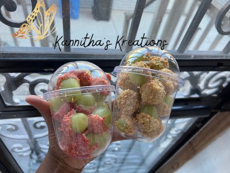 Ig: kannithaskreations Strawberry Crunch Grapes, Taffy Grapes, Strawberry Crunch, Bite Size Desserts, Taffy, Bite Size, Meal Planning, Peanut, Grapes