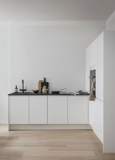 styling for Blau Interior | Minna Jones | Bloglovin’ Grey Kitchen Interior, Minimalist Dekor, Interior Design Minimalist, Minimalist Kitchen Design, Interior Minimalista, Minimalist Home Interior, White Kitchen Design, Minimalist Home Decor, Decor Minimalist