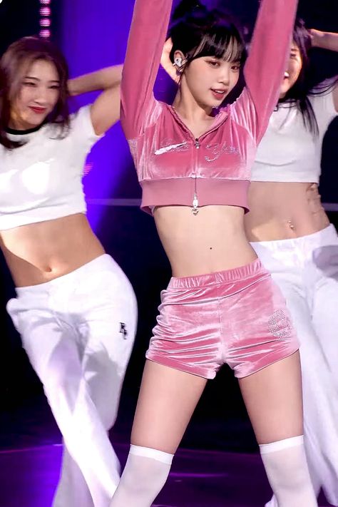 K Pop Body Type, Kpop Idols Body Shape, Kpop Body Reference, Kpop Idol Body Type, Kpop Bodies, Kpop Body Aesthetics, Chaewon Body Goals, Kpop Body, Body Bones