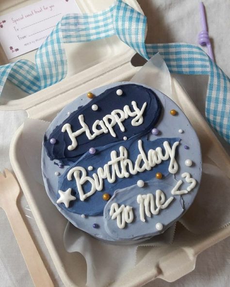 Aesthetic Cake Ideas, Aesthetic Bento, Korean Lunch Box, Boys Lunch Boxes, Bolo Vintage, Blue Birthday Cakes, Cake For Boyfriend, Happy Birthday Blue, Bento Cakes