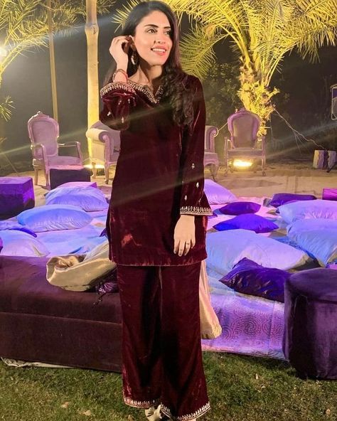 Velvet Dresses ideas Red Velvet Suit Designs Pakistani, Velvet Eastern Dresses, Makhmal Dress Designs, Makhmal Suits Design Pakistani, Velvet Suit Ideas Pakistani, Shaneel Suits Designs Latest, Green Velvet Suit For Women, Latest Velvet Dresses, Velvet Pakistani Dress