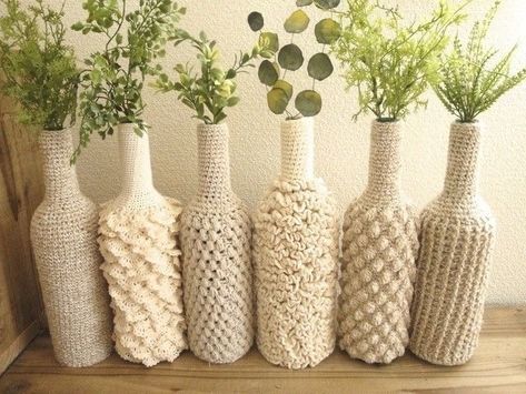 Wine Glass Decorating, Crochet Jar Covers, Cover Inspiration, Decorating Diy, Wine Bottle Covers, Wine Bottle Art, Wine Bottle Diy Crafts, Diy Bottle Crafts, Wine Bottle Diy