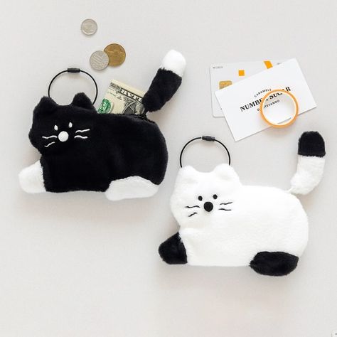 Romane Kitty wallet Small zipper pouch👝 #stationery #koreanaesthetic #pounch #smilepleasegift #accessories Ticket Card, Laptop Pouch, Cute Cat Face, Small Zipper Pouch, Cat Bag, Zipper Charms, Cat Cards, Charm Keychain, Mini Wallet