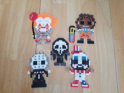 Perler beads Leather Face Scream It the clown Horror Perler Beads Ideas Horror, It Perler Beads, Hama Beads Horror, Wednesday Addams Perler Beads, Pennywise Perler Beads, Scream Perler Bead Patterns, Horror Movie Perler Beads, Scream Perler, Horror Perler Bead Patterns