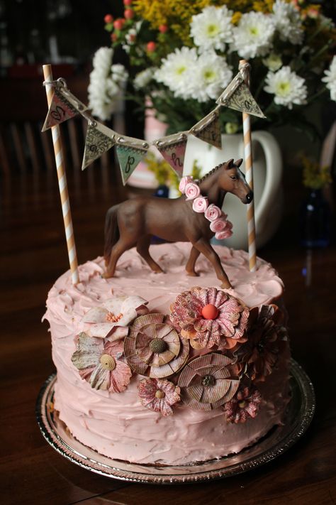 2 Layer Cake, 2nd Birthday, horse themed cake Horse Birthday Cake Girl, Horse Themed Cake, Cake 2 Layer, Birthday Cake Girl, Horse Theme Birthday Party, 2 Layer Cake, Birthday Horse, Horse Themed Party, Horse Birthday Cake