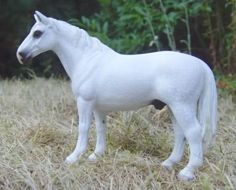 Custom Schleich Horses, Diy Horse Toys, Schleich Horses Stable, Schleich Horses, Horse Custom, Horse Model, Bryer Horses, Barn Stalls, Fire Horse