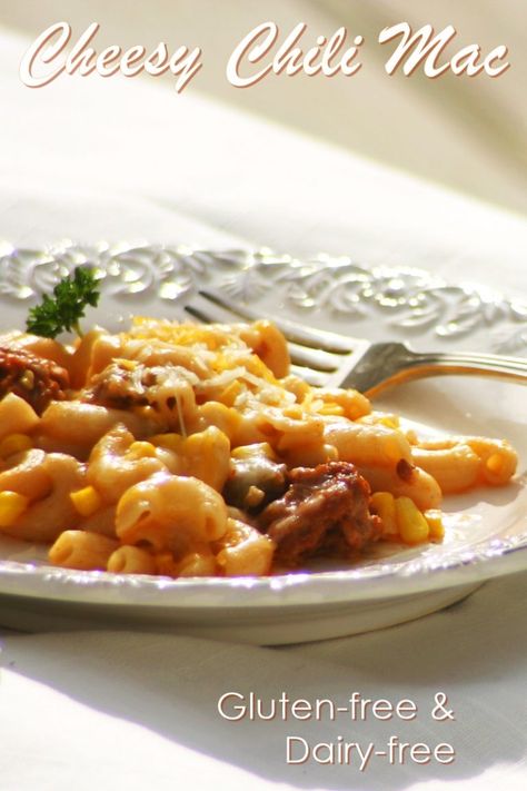 Chili Mac And Cheese Recipe, Dairy Free Mac And Cheese, Quick Chili, Go Dairy Free, Chili Mac Recipe, Chili Mac And Cheese, Vegetarian Sausages, Elbow Pasta, Chili Mac