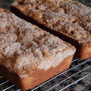 Streusel Rhubarb Bread Recipe Breads with brown sugar, vegetable oil, eggs, buttermilk, vanilla extract, all-purpose flour, baking soda, salt, rhubarb, chopped walnuts, sugar, ground cinnamon, butter Rhubarb Bread Recipe, Quiche Chorizo, Rhubarb Bread, Mini Loaves, Rhubarb Desserts, Tea Bread, Rhubarb Cake, Gateaux Cake, Rhubarb Recipes