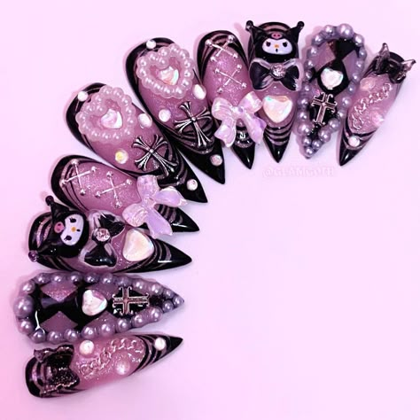 Halloween Sanrio Nails, Kawaii Goth Nails, Jirai Kei Nails, Glamgoth Nails, Sanrio Nails, Junk Nails, Long Stiletto Nails, Long Stiletto, Punk Nails