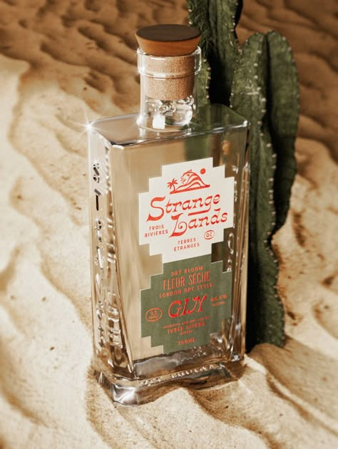 Strange Lands Gin - Fonts In Use Tequila Branding, Vintage Design Style, Gin Brands, Whiskey Brands, Alcohol Packaging, Drink Labels, Gin Bottles, Custom Bottles, Graphic Design Trends