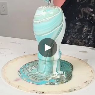 Resin Vase, Mixed Media Crafts, Resin Pour, Girl Artist, Pouring Painting, Acrylic Pour, Acrylic Pouring, Resin Diy, Turquoise Color