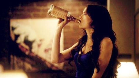 Katherine Pierce, The Vampire Diaries, Nina Dobrev, The Vampire, Vampire Diaries, We Heart It, Gif, Concert