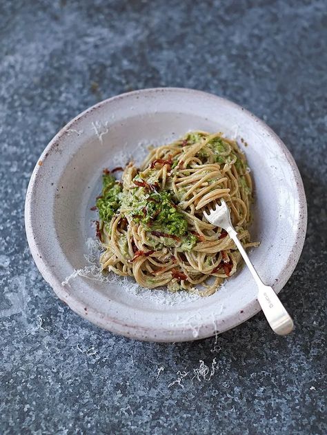 Creamy carbonara recipe | Jamie Oliver pasta recipes Healthy Carbonara Recipe, Creamy Carbonara Recipe, Creamy Bacon Carbonara, Jamie Oliver Pasta, Healthy Carbonara, Carbonara Recipe Creamy, Cooking Staples, Bacon Peas, Carbonara Ingredients