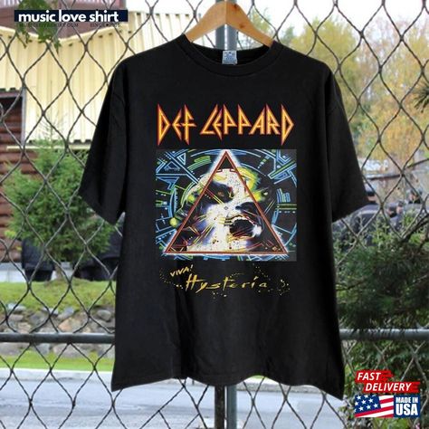 Def Leppard Music Shirt Hysteria Rock Band Vintage 90S Graphic Tee Hoodie T-Shirt Check more at https://musicloveshirt.com/product/def-leppard-music-shirt-hysteria-rock-band-vintage-90s-graphic-tee-hoodie-t-shirt/ Def Leppard Hysteria, Venue Sketch, Wedding Drawing, Custom Drawing, Def Leppard, Vintage Band, Love Shirt, Aesthetic Vintage, Rock Band