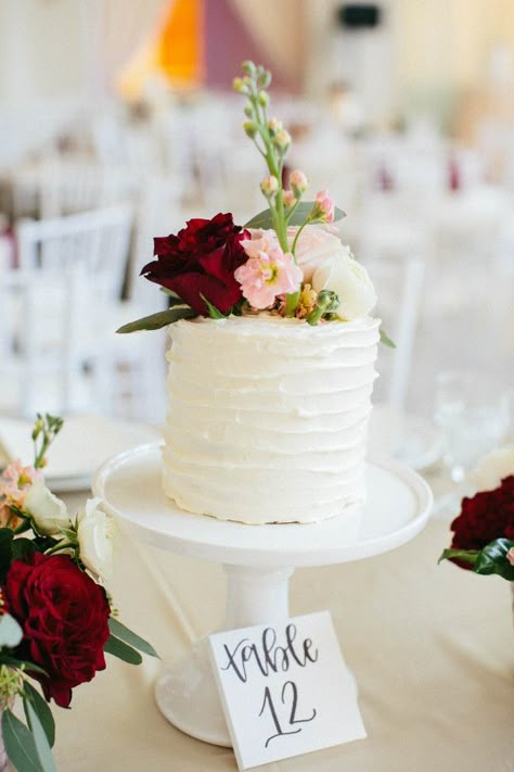 Ruffled floral topped mini cake: http://www.stylemepretty.com/little-black-book-blog/2016/06/02/cakes-as-centerpieces-for-florida-spring-wedding/ | Photography: Jacqui Cole Photography - http://jacquicole.com/ Wedding Centerpieces Cheap, Wedding Cake Centerpieces, Chocolate Lollies, Cheap Wedding Centerpieces, Cake Centerpieces, Mini Wedding Cakes, Unique Wedding Flowers, Wedding Floral Centerpieces, Flower Centerpieces Wedding