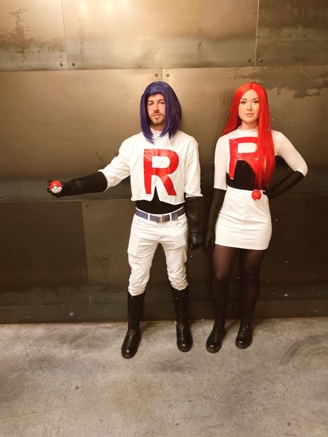 Team Rocket Couple Costume, Jesse And James Team Rocket Costume, Pokemon Rocket Team, Gamer Halloween Costumes, Team Rocket Halloween, Rocket Halloween Costume, Team Rocket Outfit, Team Rocket Costume, Jessie Halloween Costume