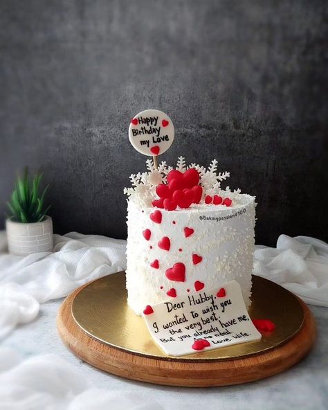 ❤️🤍🎂😍 Birthday Cake For Hubby Ideas, Bday Cake For Husband, Birthday Cake For Husband Unique, Unique Anniversary Cake Designs, Latest Anniversary Cake Designs, Birthday Cake For Wife, Cake Snap, Latest Birthday Cake, Anniversary Cake Designs