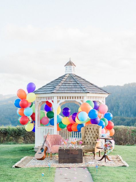 Pixar's Up themed wedding proposal idea #proposalidea #inspiration #engaged #shesaidyes Disney Up Wedding, Up Themed Wedding, Up Carl Y Ellie, Up Proposal, Cute Proposal Ideas, Carl Y Ellie, Up Pixar, Beau Film, Up Theme