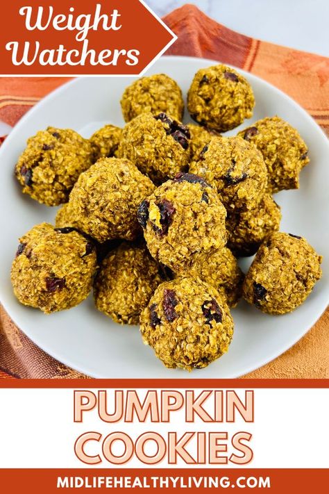 Serve these easy and delicious Weight Watchers Pumpkin Cookies to your friends and family during the fall season to enjoy cozy flavors! Weight Watcher Pumpkin Cookies, Pumpkin Whoopie Pie Recipe, Weight Watcher Cookies, Pumpkin Cheesecake Cookies, Low Calorie Pumpkin, Pumpkin Cookies Healthy, Weight Watchers Pumpkin, Whoopie Pie Recipe, Pumpkin Whoopie Pies