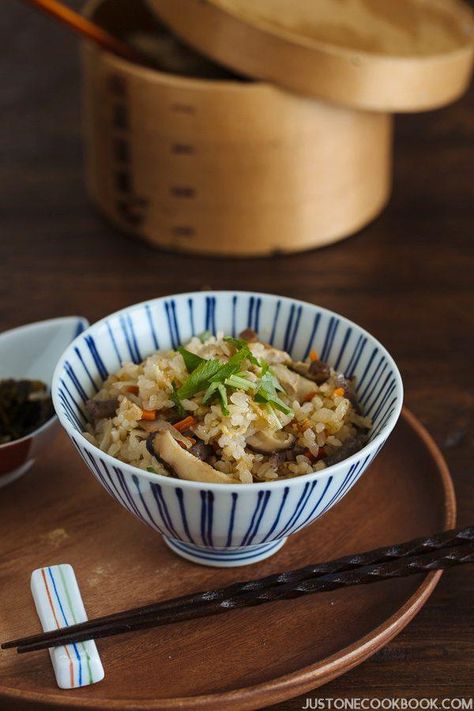 Takikomi Gohan (Japanese Mixed Rice) | Easy Japanese Recipes at JustOneCookbook.com Kamameshi Rice Recipe, Okinawan Diet, Takikomi Gohan, Japanese Rice Dishes, Grain Dishes, Japanese Appetizers, Healthy Japanese Recipes, Mixed Rice, Just One Cookbook