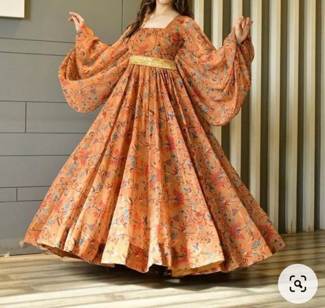 Frock Long Design, Frock Ideas For Women Pakistani, Frocks For Women Design, Eid Dress Designs Ideas, Frock Design Ideas, Long Frocks Designs, Simple Long Dress, डिजाइनर कपड़े, Long Frock Designs