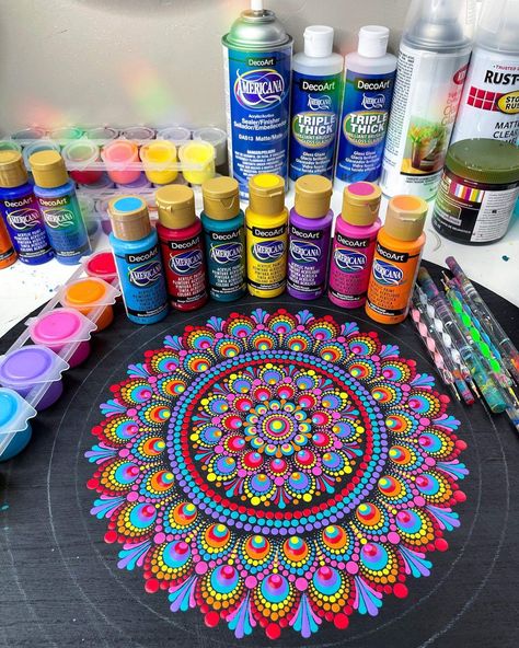 Mandela Dot Painting, Mandala Painting Canvases, Dot Mandala Art For Beginners, Mandala Art With Acrylic Paint, Feather Art Drawing, Dot Painting For Beginners Tutorial, Trippy Mandala Painting, Dot Mandala Diya Painting, Rainbow Dot Mandala Art