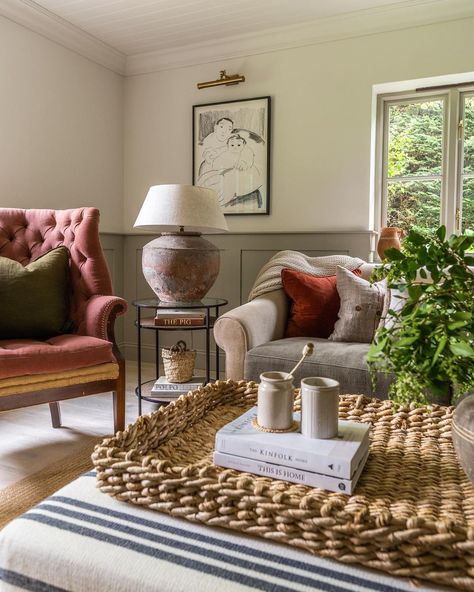 Jojo Barr | House Nine Design on Instagram: “I don’t usually recommend series, usually because I don’t really watch them. I get far too distracted and usually end up working and then…” House Nine Design, My Own Home, Jason Sudeikis, Ted Lasso, Cosy Living Room, Oh My Goodness, White Cottage, Living Room Inspo, Wimbledon