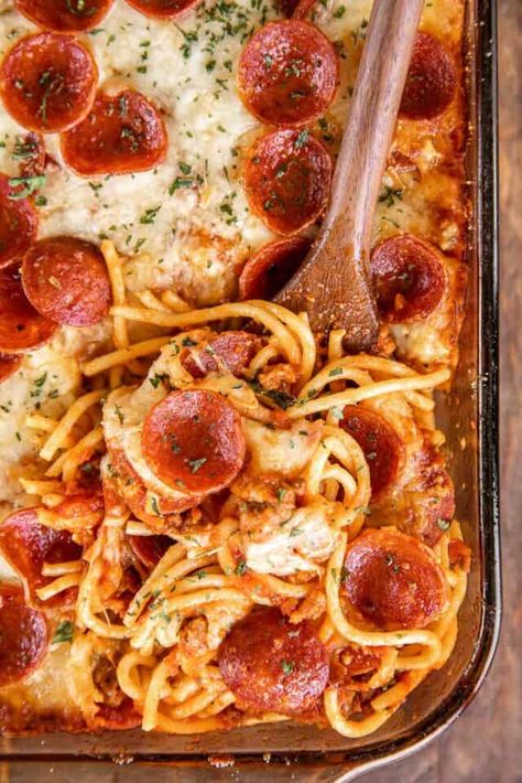 Easy Dinner Ideas For Kids, Sausage Spaghetti Sauce, Pizza Spaghetti Casserole, Dinner Ideas For Kids, Pizza Pasta Casserole, Pizza Spaghetti, Pepperoni Recipes, Chicken Spaghetti Casserole, Baked Spaghetti Casserole