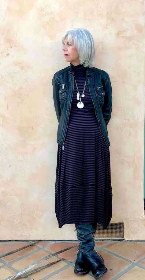 kati dress s confy usa for Artful Home #fashionover50 #over50 #over50fashion #fashion #artfulhome #comfyusa Cindy Hattersley, Ageing Gracefully, Style Analysis, Dressing Ideas, Casual Luxe, Chic Coat, Mom Fashion, Older Women Fashion, Women Fashion Edgy