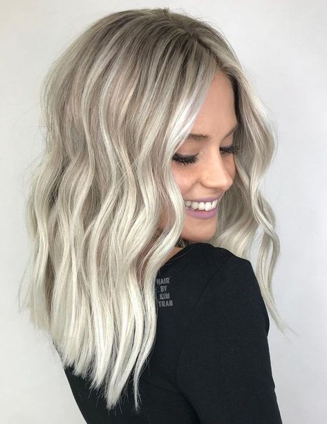 Silver Blonde Balayage Hair with Waves Straight Hair Highlights, White Blonde Highlights, Icy Blonde Hair, Silver Blonde Hair, Waves Hair, Beachy Hair, Silver Blonde, Blonde Hair Shades, Balayage Hair Blonde