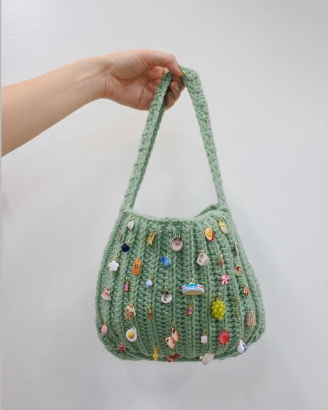 Handmade Crochet Bags, Tanah Liat, Crochet Business, Bead Sewing, 12 Pm, February 3, Diy Crochet Projects, Bag Crochet, Crochet Bags