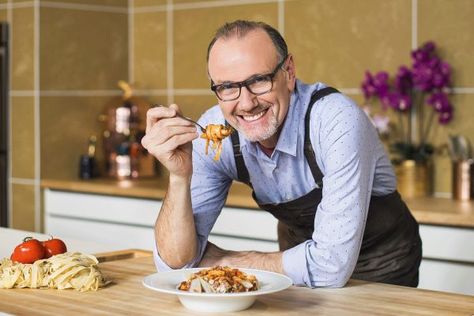 Michael Bonacini Italian Cooking, Dry White Wine, Rigatoni, Small Bowls, Ricotta, Italian Recipes, The Well, Broccoli, Cookies Et Biscuits